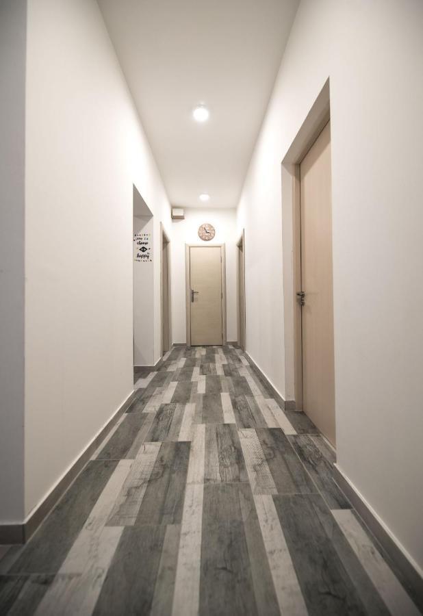 Hostel Evropa Nikšić Dış mekan fotoğraf
