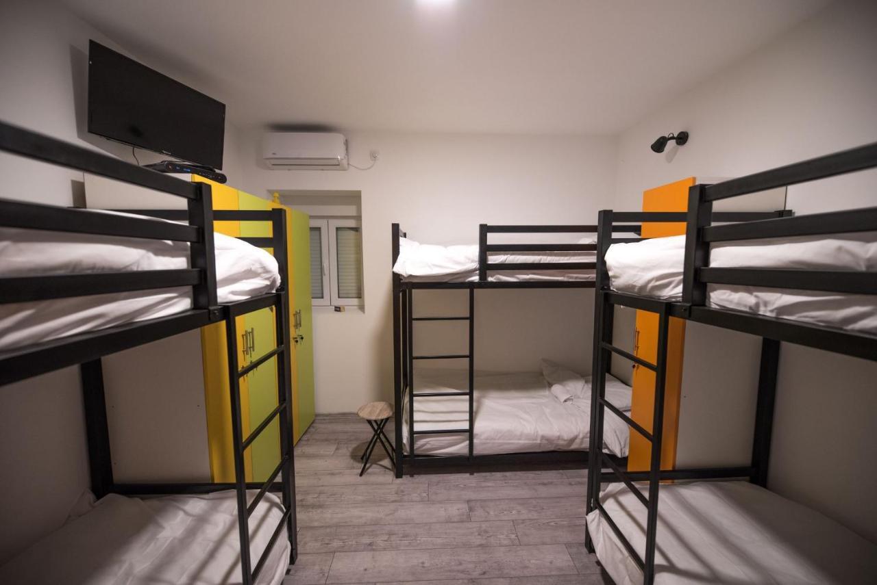 Hostel Evropa Nikšić Dış mekan fotoğraf